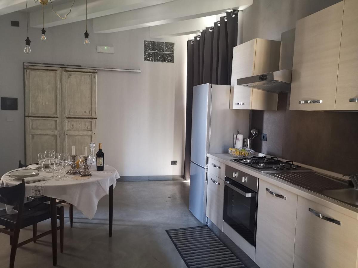 Palazzo Geremia - Le Dimore Dell'Antiquario Apartment Acireale Bagian luar foto