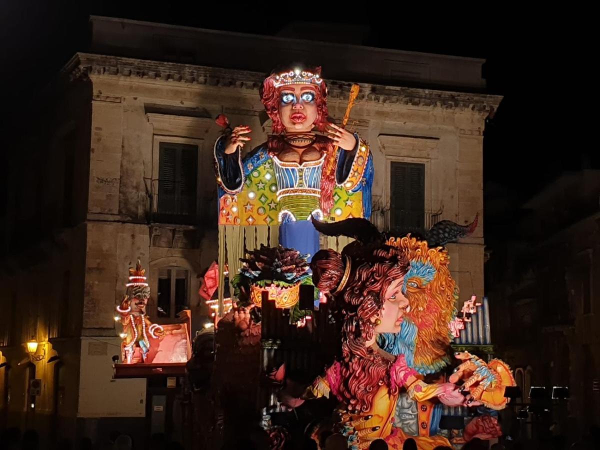 Palazzo Geremia - Le Dimore Dell'Antiquario Apartment Acireale Bagian luar foto