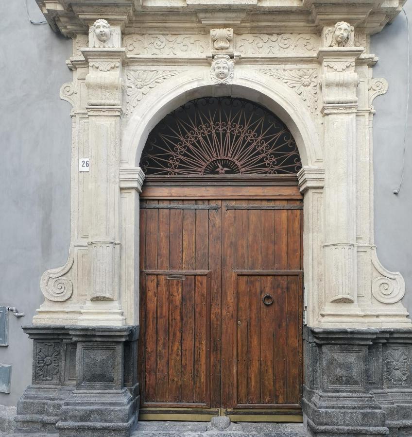 Palazzo Geremia - Le Dimore Dell'Antiquario Apartment Acireale Bagian luar foto
