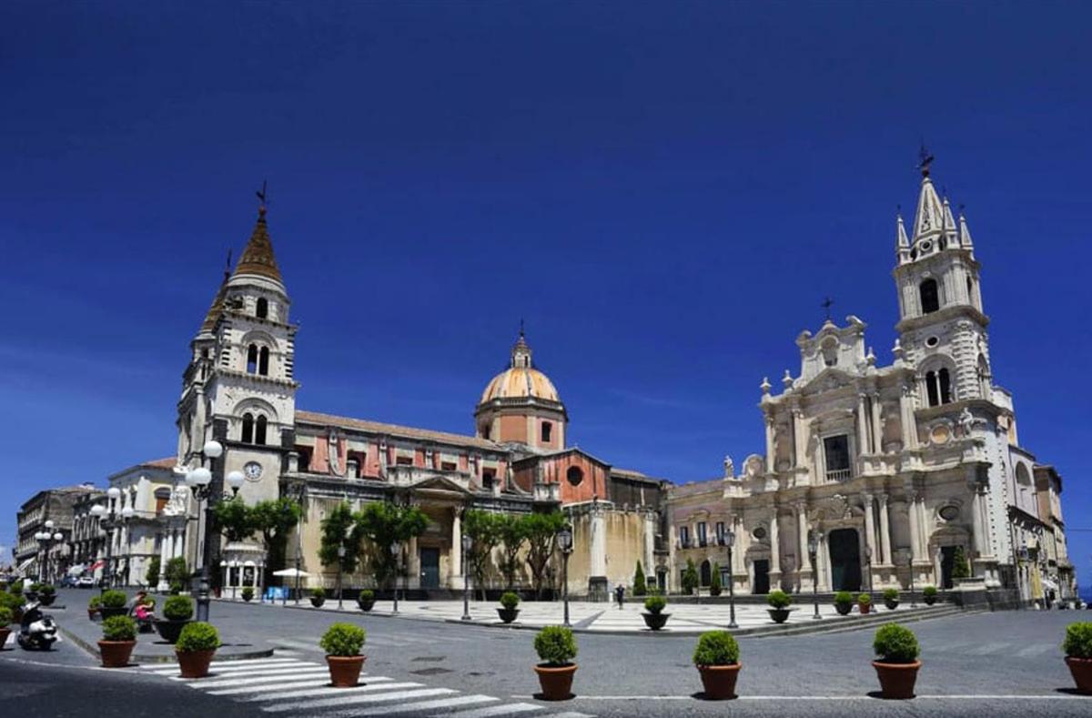 Palazzo Geremia - Le Dimore Dell'Antiquario Apartment Acireale Bagian luar foto